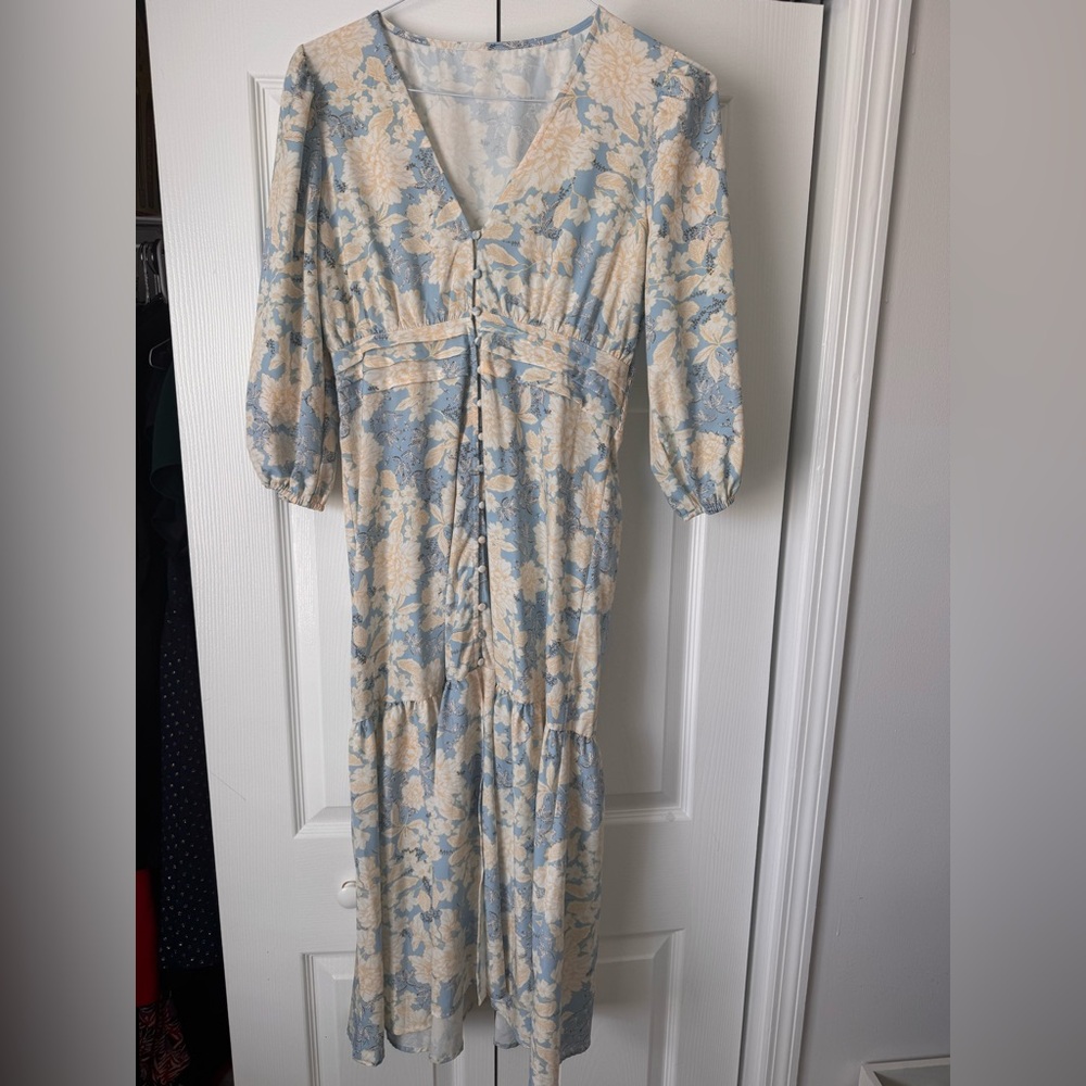Elegant Long Sleeve Floral Dress in Blue and Cream